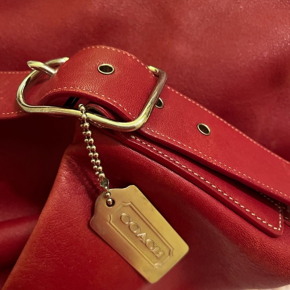 Authentic Coach Bucket purse & matching Wallet. - Picture 5 of 9